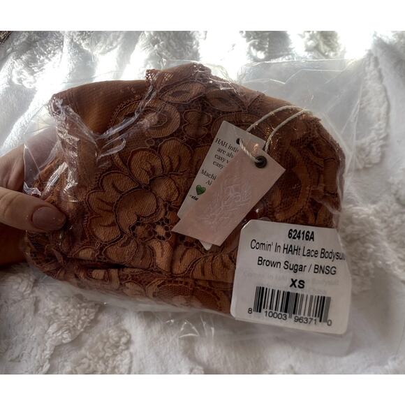 Free People We are HAH Comin' in HAHt Lace Bodysuit in Brown Sugar size XS - Picture 4 of 4